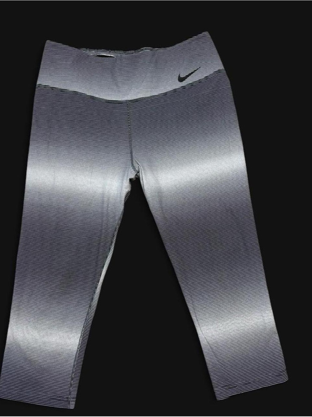 Nike woman’s ' Gradient Gray Athletic Capris